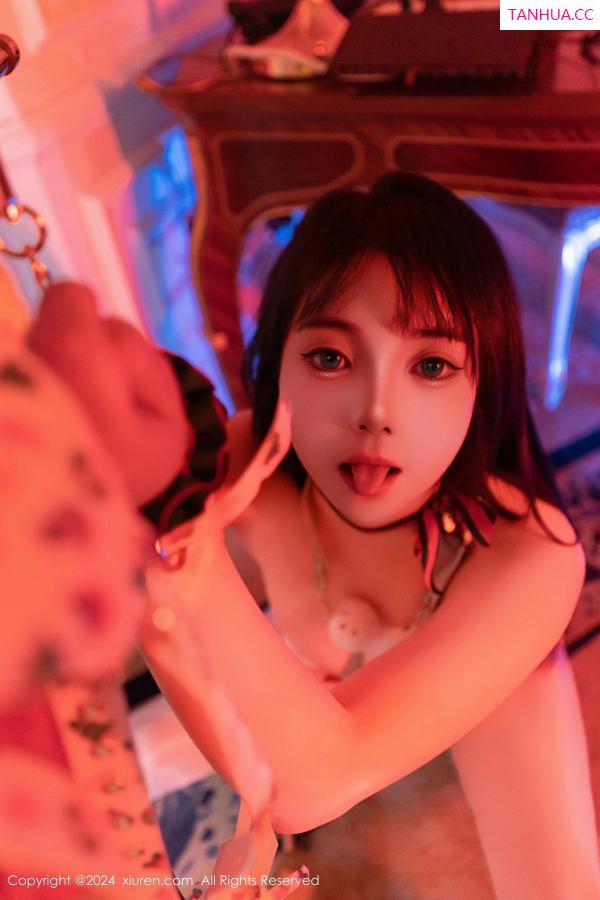   [XiuRen]高清写真图 2024.12.23 No.9638 软情 丝袜美臀第43张图片